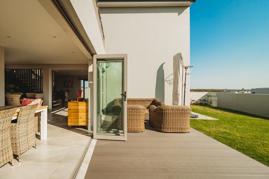 5 Bedroom Property for Sale in Kingswood Golf Estate Western Cape